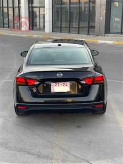 نيسان ألتيما